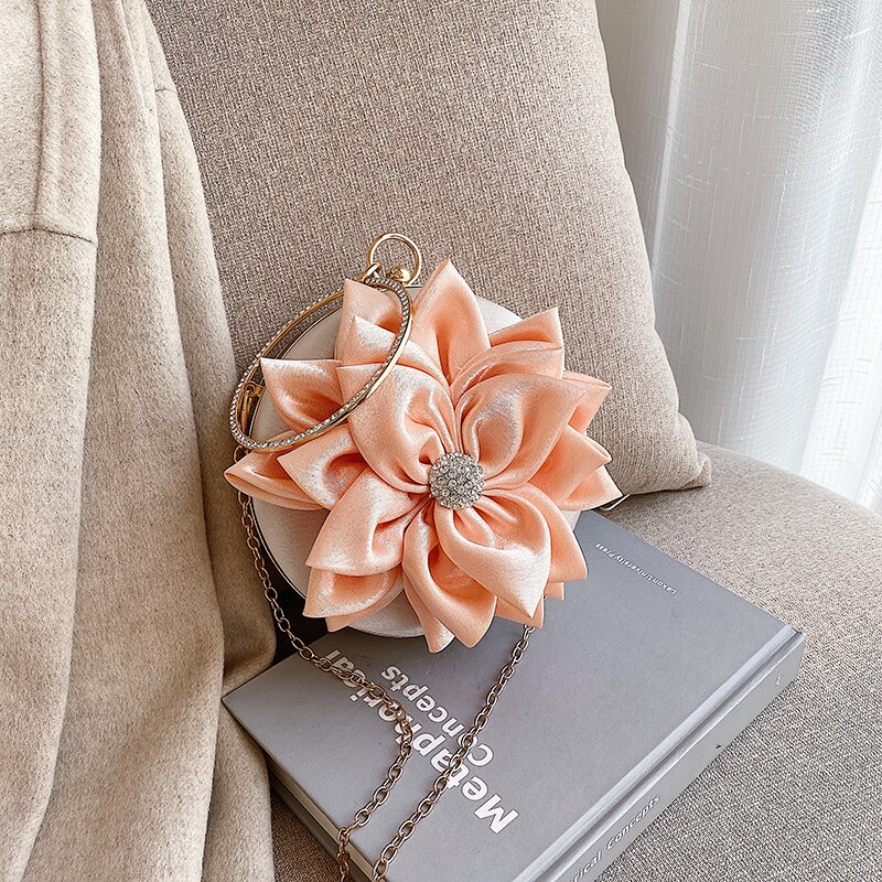 Mild damväska med diamantmetallring pu läderblomma axelväska: Aprikos