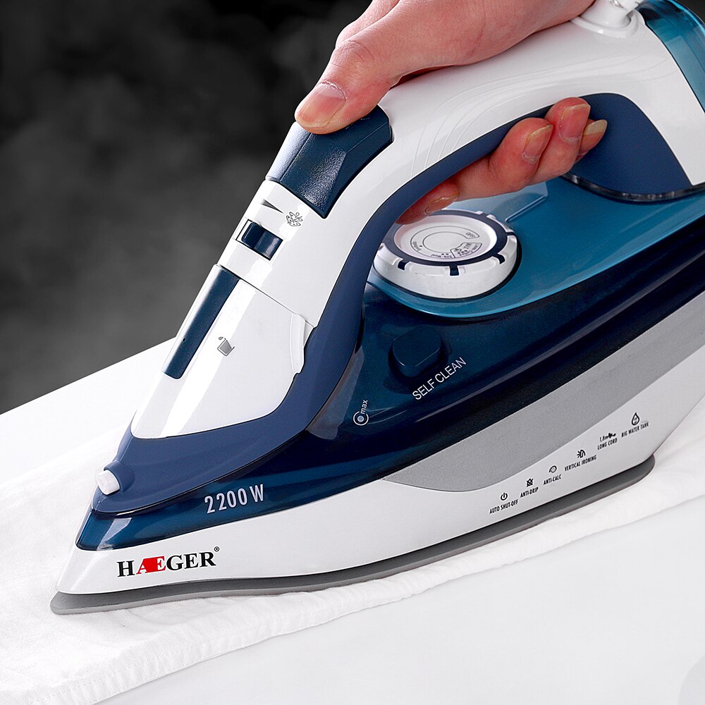 2200W Portable Electric Iron Clothes Ceramic Steam Iron Handheld Flatiron Home Garment Ironing Machine 220-240V