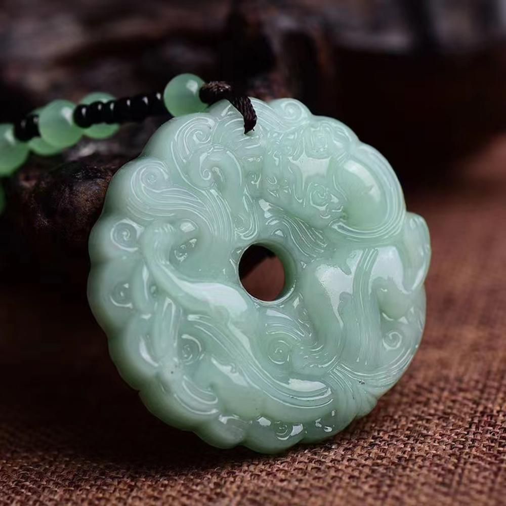 Grön jade handskuren drake ihålig jadehänge halsband kinesisk amulett kvinnor mans lyckohalsband smycken