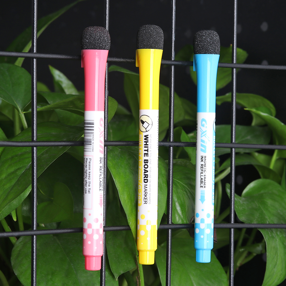 12-Pack Whiteboard Markers met Gum