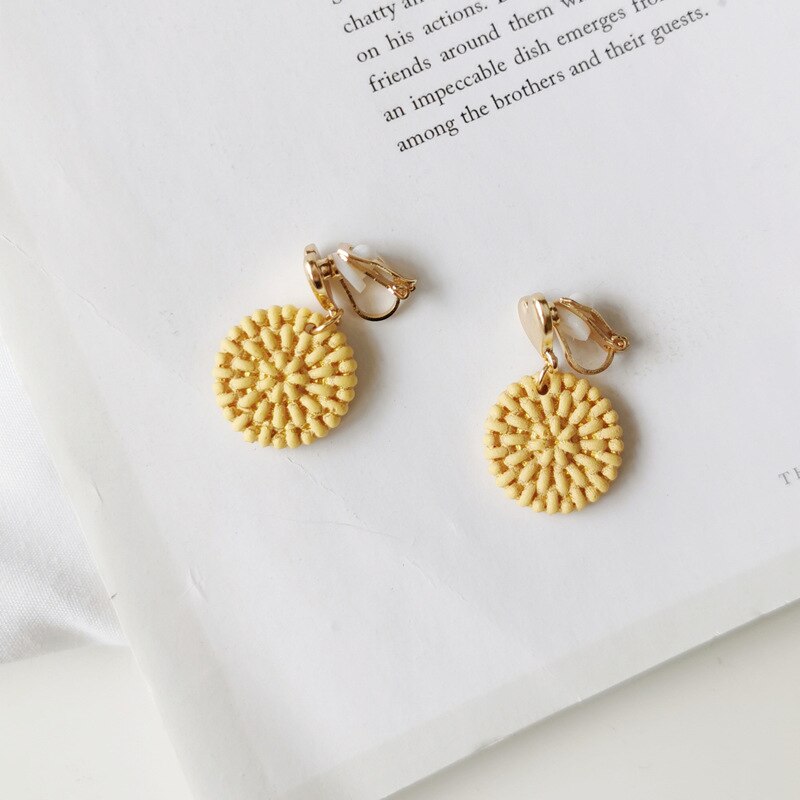 Ethnic Style Personality Simple Handmade Grass Rattan Woven Round Clip Earrings Girl Women Love Jewelry Accessories: 2