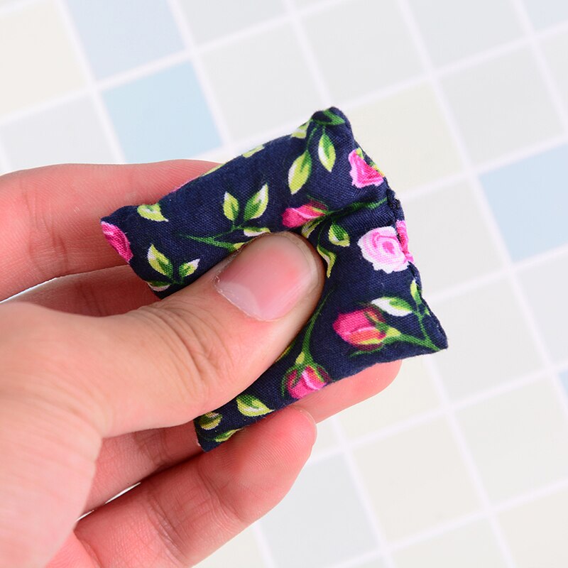 2Pcs/lot 1/12 Flower Pillow Cushions For Sofa Couch Bed Dollhouse Miniature Furniture Toys