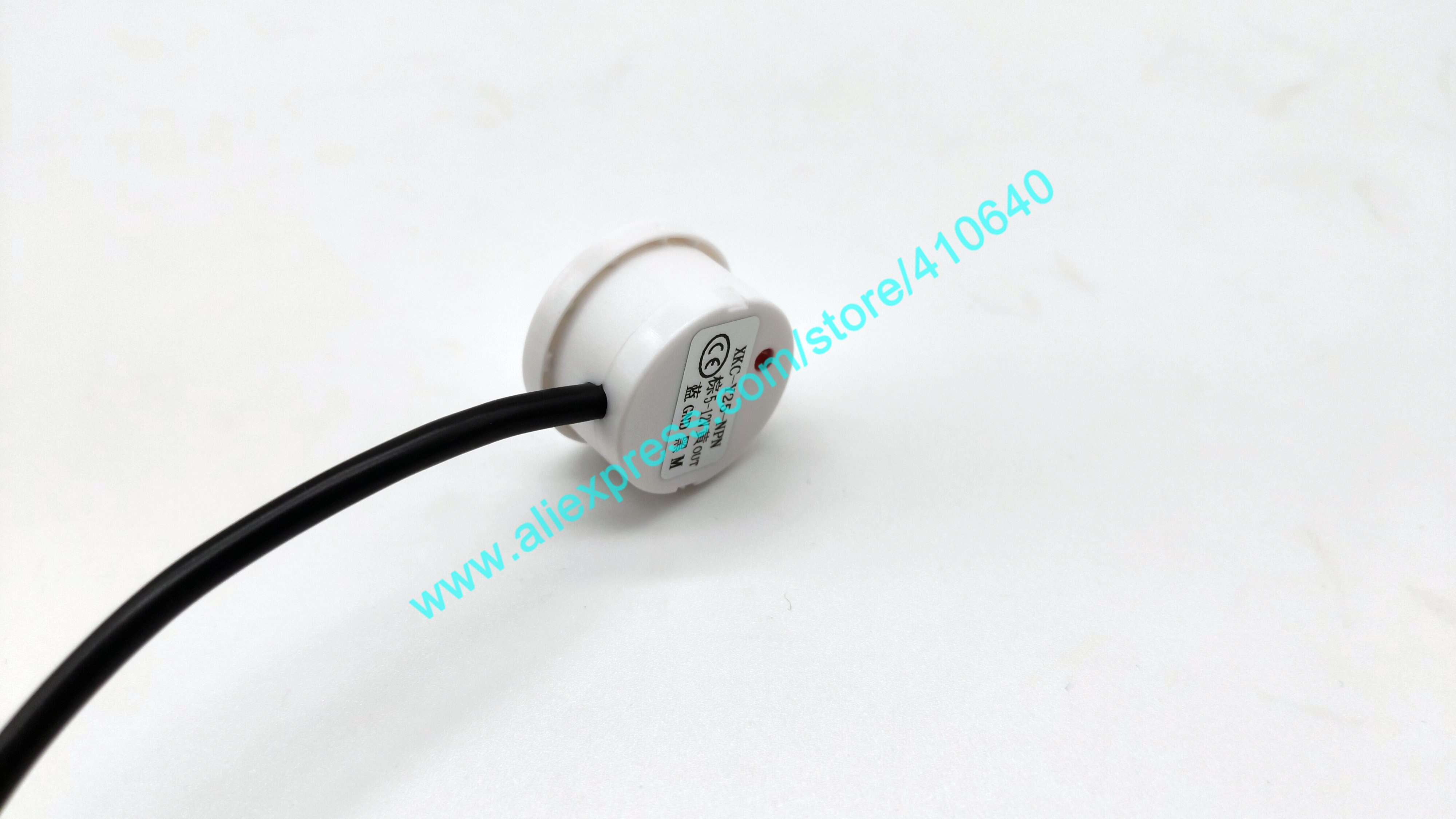 DC 5 to 12V XKC-Y25-NPN Touchless Liquid Level Switch Water Level Control Sensor Water Level Monitor Automatic Control Probe