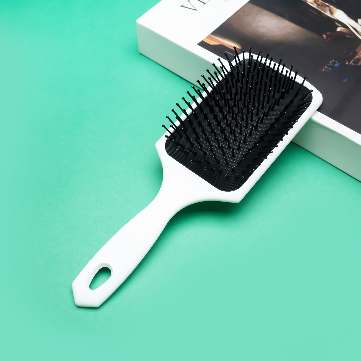 Cepillo de paleta para desenredar ligero con cojín de aire, masaje de cabello largo y grueso y rápido, reduce la tensión en el cabello: Blanco