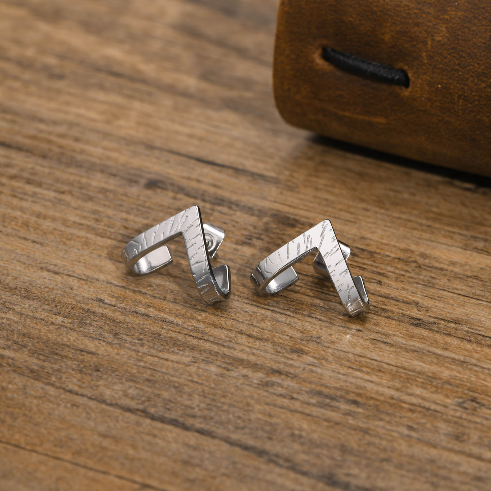 Pendiente geométrico para hombre, pendientes triangulares de acero inoxidable, joyería antialérgica Punk Cool para niños, para él masculino