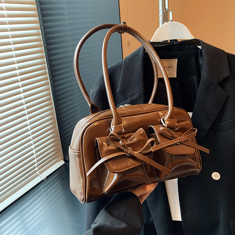 Lille, eksklusiv skuldertaske i balletstil, udsøgt crossbody-taske i forår og sommer: Brun