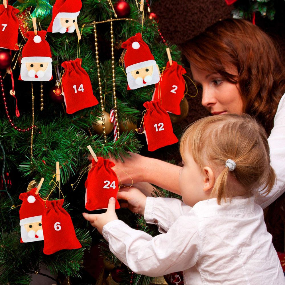 Adventskalender 24 kerstman tassen met cijfers kerstkalender stoffen tassen om zelf te versieren adventskalender
