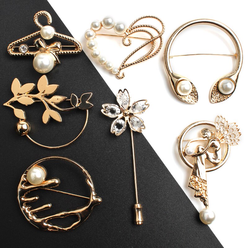 Gull brosje pins blomst drue kjærlighet henger imitasjon perle brosjer for kvinner bryllup smykker tilbehør dekorative spenner 1 pc