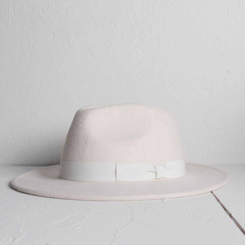 100% Wol Vrouwen Wit Fedora Hoed Met Wedstrijd Brede Rand Jazz Hoed Lady Vilt Kerk Hoed Maat 56-58cm