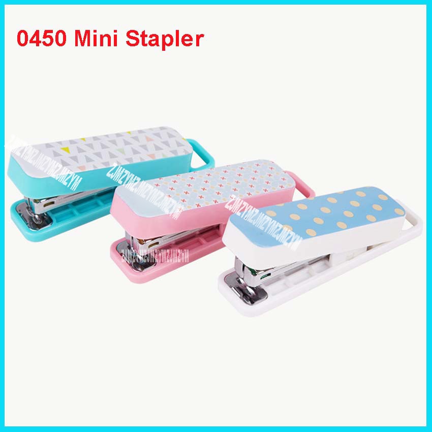 12PCS Mini Cute Plastic Stapler With Multicolored Paper Clips For Kids School Supplies 0450 Size 8 *2.1 *1.5CM Mini Stapler