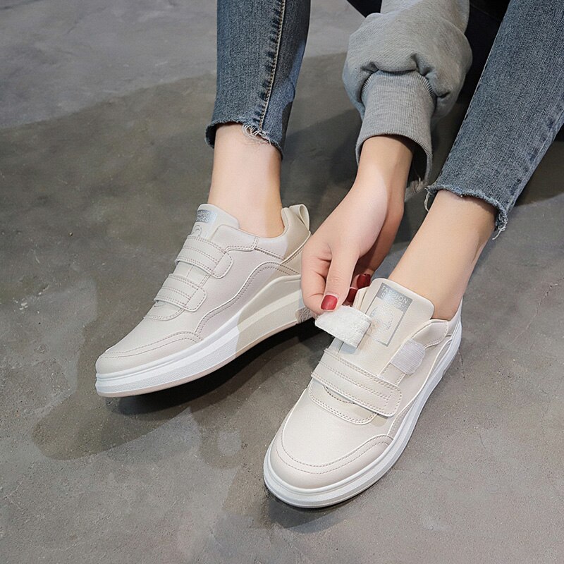 Women Sports Loafers Comfortable Running Shoes for Woman Breathable Zapatillas Mujer Walking Shoes Magic Sneakers Girls