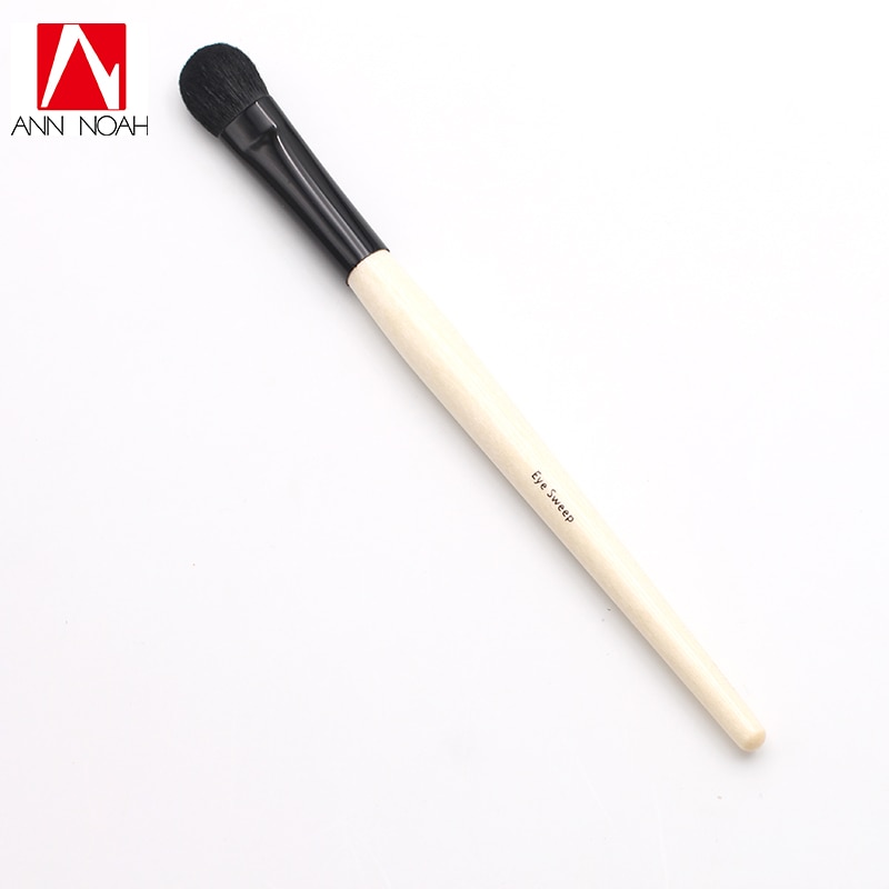 Long Wood Handle Soft Hair Round Paddle Shape Large Eye Sweep Brush