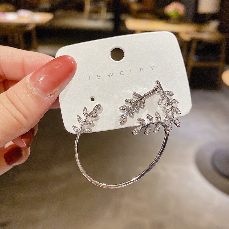Koreaanse Trendy Bladeren Oorhaak Vrouwen Eenvoud Rond Oor Bone Sieraden Vrouwelijke Mode Oorbel Jassen Delicate Zirkoon Oorbellen