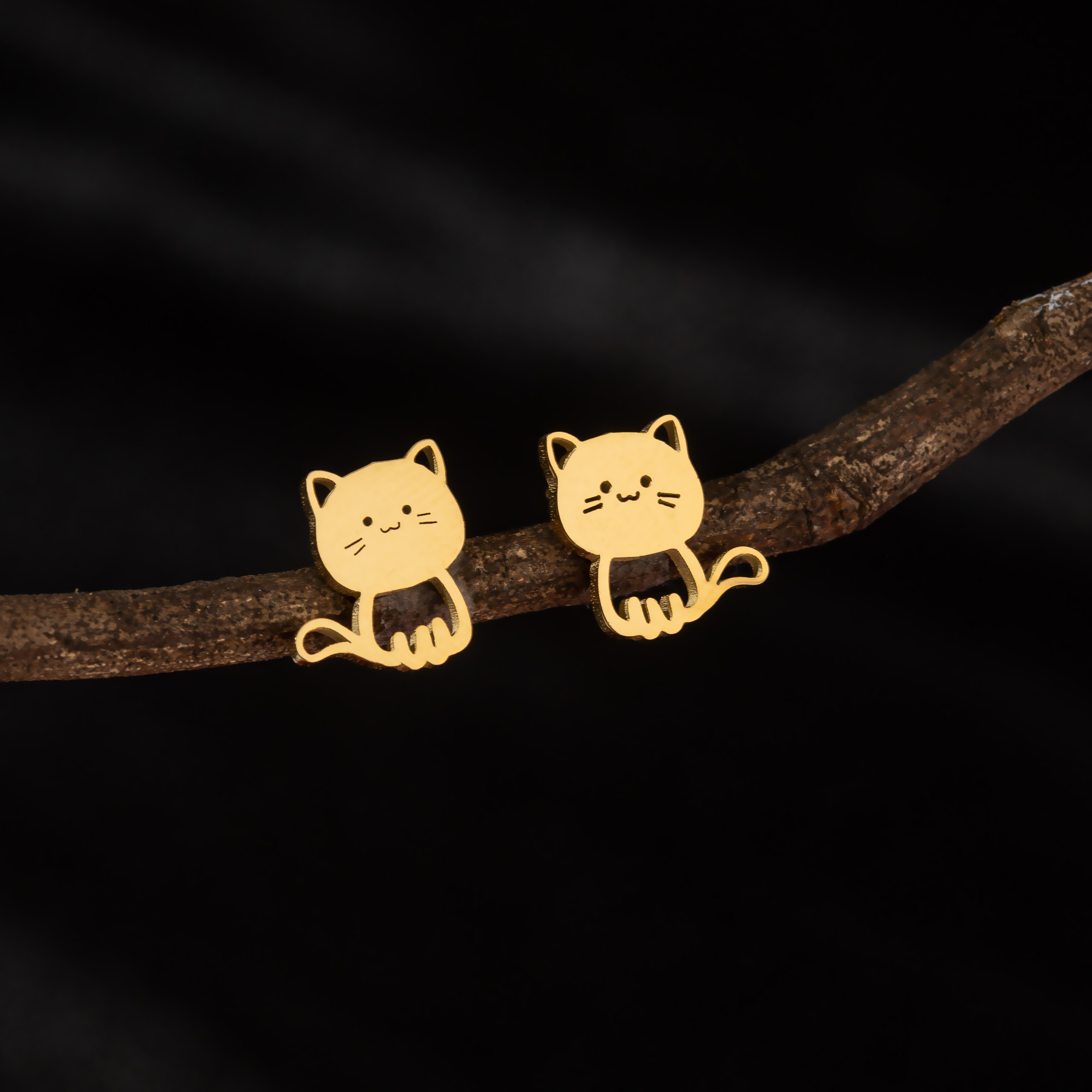 Jisensp 1 paire de boucles d'oreilles chat Animal de dessin animé mignon en acier inoxydable chaton boucle d'oreille pour femmes filles bijoux drôles Oorbellen