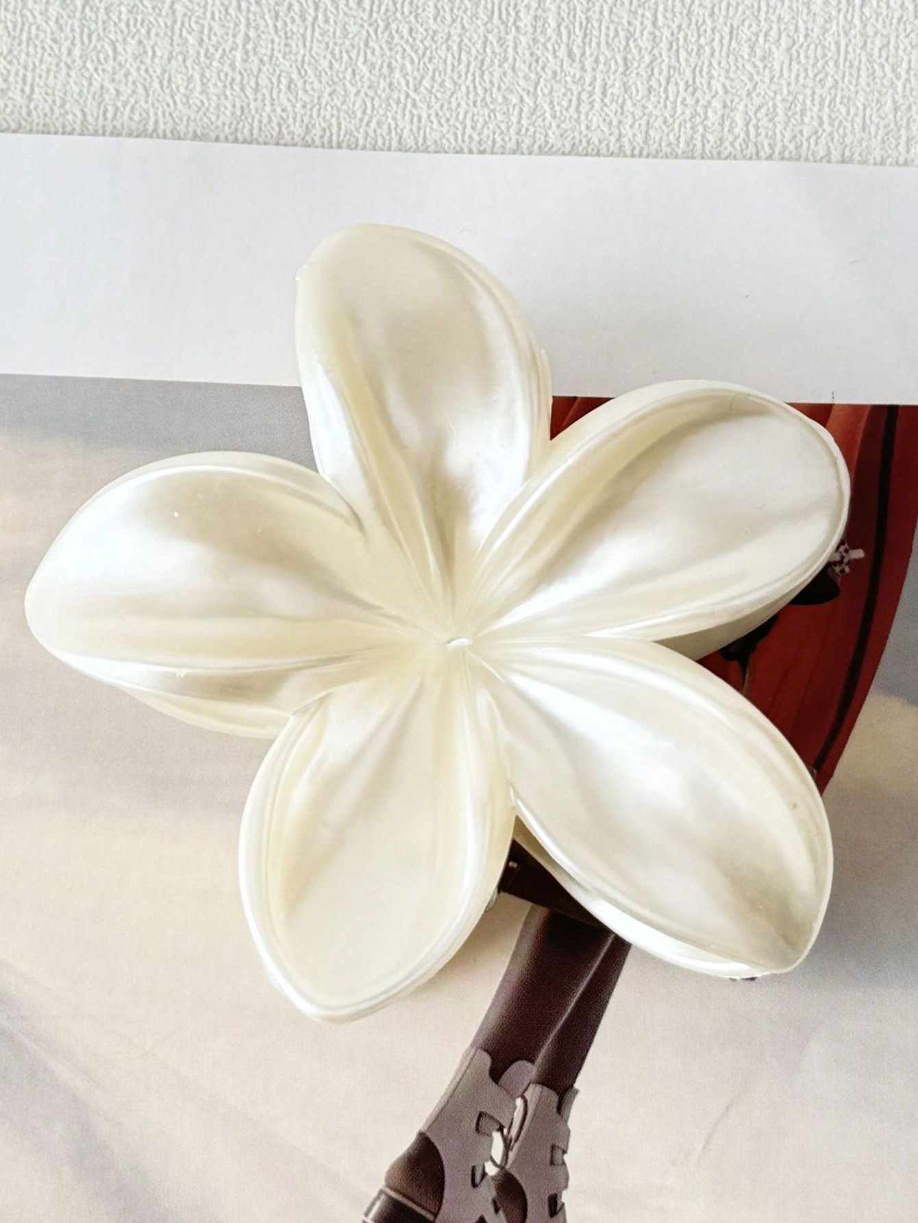 1/2 Stuks Mode Eenvoudige Glanzende Ei Bloem Haar Klauwen Voor Vrouwen Meisjes Party Haaraccessoires: WHITE