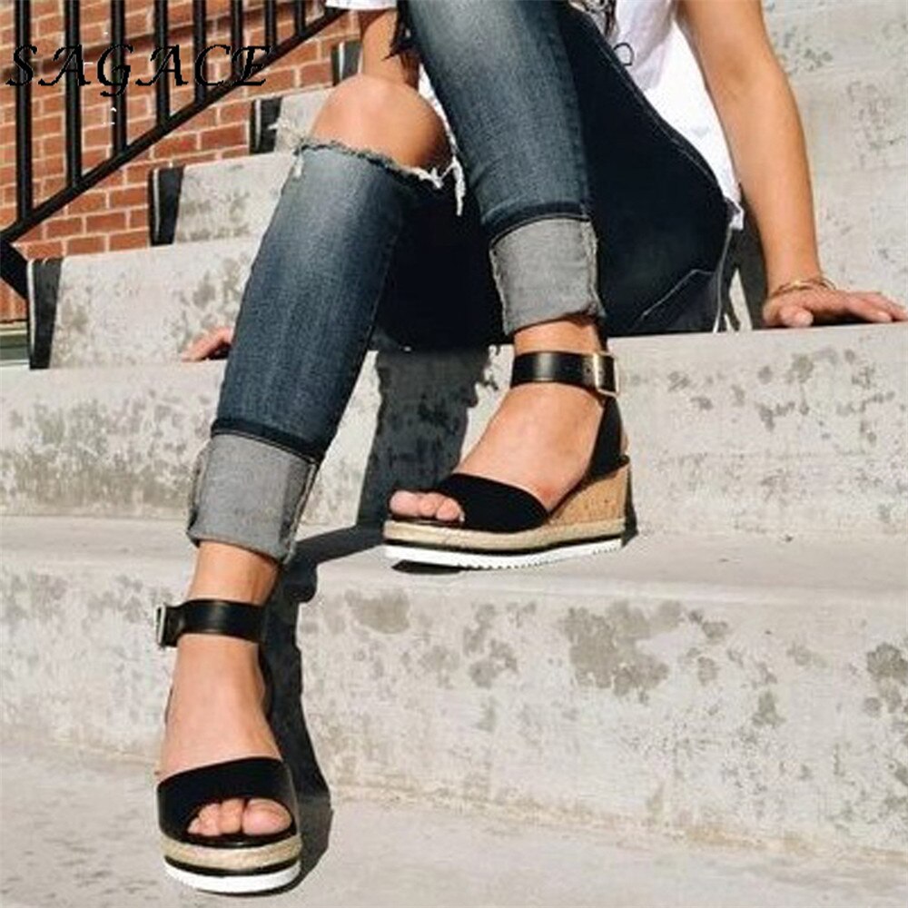 Buty SAGACE damskie klamry sandały klinowe gumowe plażbyć winnym sandały 2019 letnie damskie skórzane sandały na obcasie 5cm obuwie