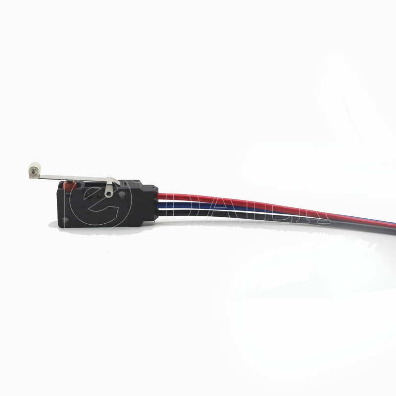 1Pcs Micro Limit Switch Waterproof Microswitch Momentary Type Coventional Lever 10A 125VAC/250VAC With 200MM Wire: WS2-Z5-W200