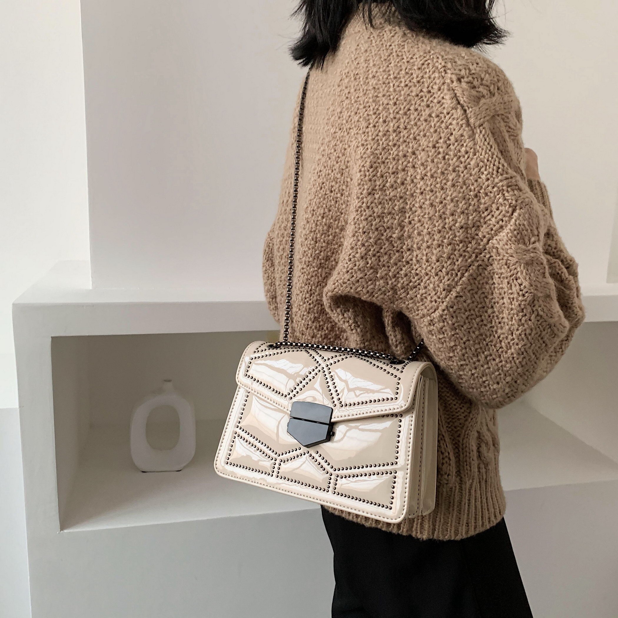 Lak skinnende crossbody tasker til kvinder kæde skulder enkel taske håndtasker og punge
