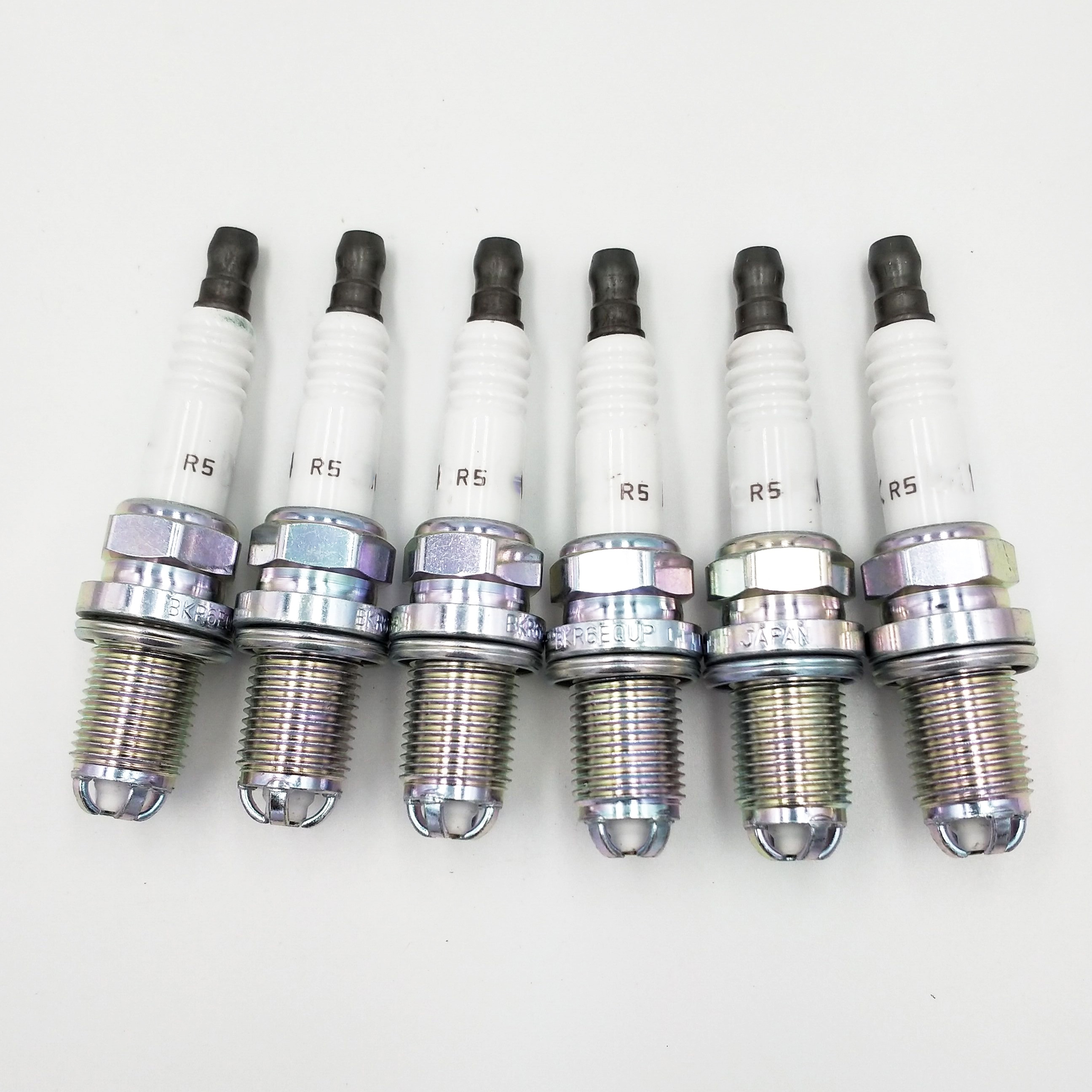 12120037607 BKR6EQUP Spark Plug For BMW M54 M62 E38 E65 E34 E36 E39 E46