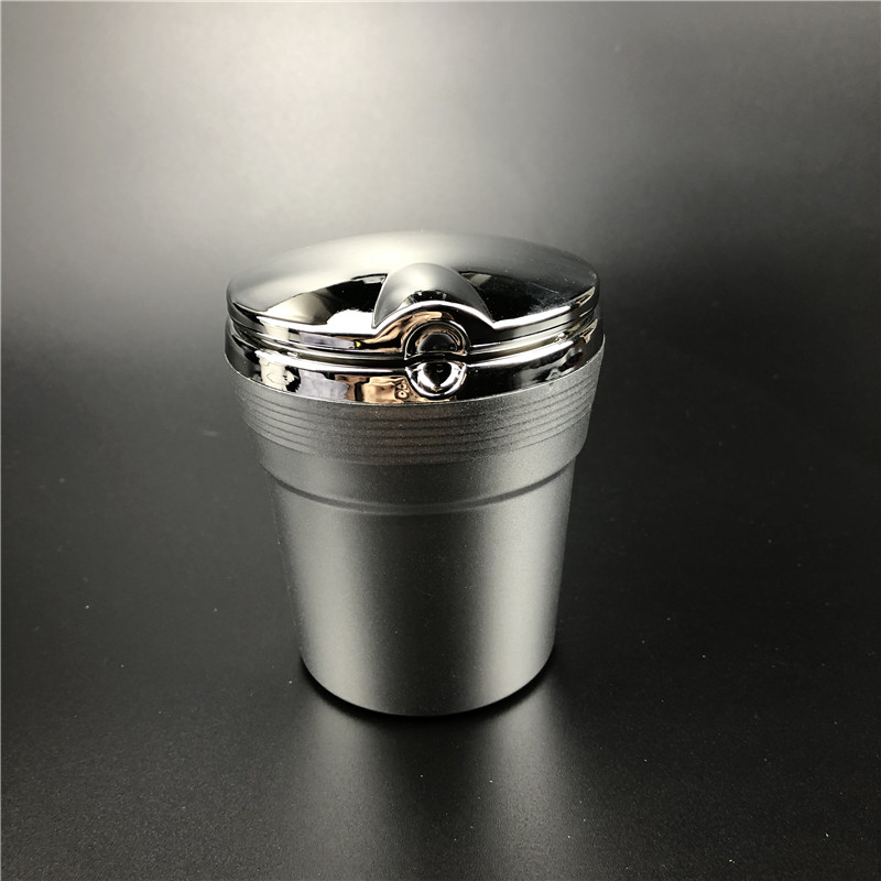 Car Ashtray with LED Blue Light For Suzuki SX4 SWIFT Alto Liane Grand Vitara jimny S-cross Spacia Splash Kizashi Wagon R IGNIS: Silver
