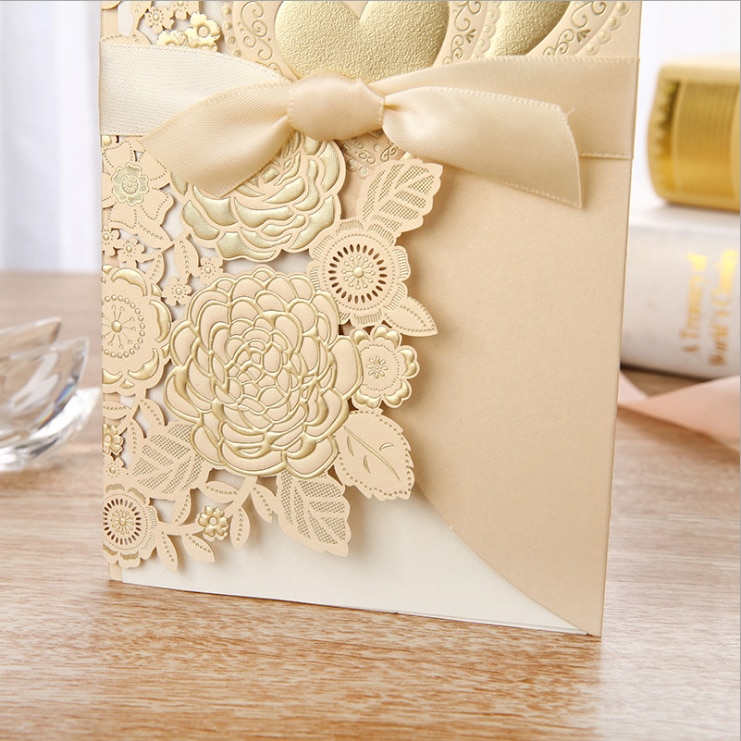 Bryllupsinvitationskort med bånd 113*215 mm guldblomsterkort inklusive inde i papir, konvolut og segl