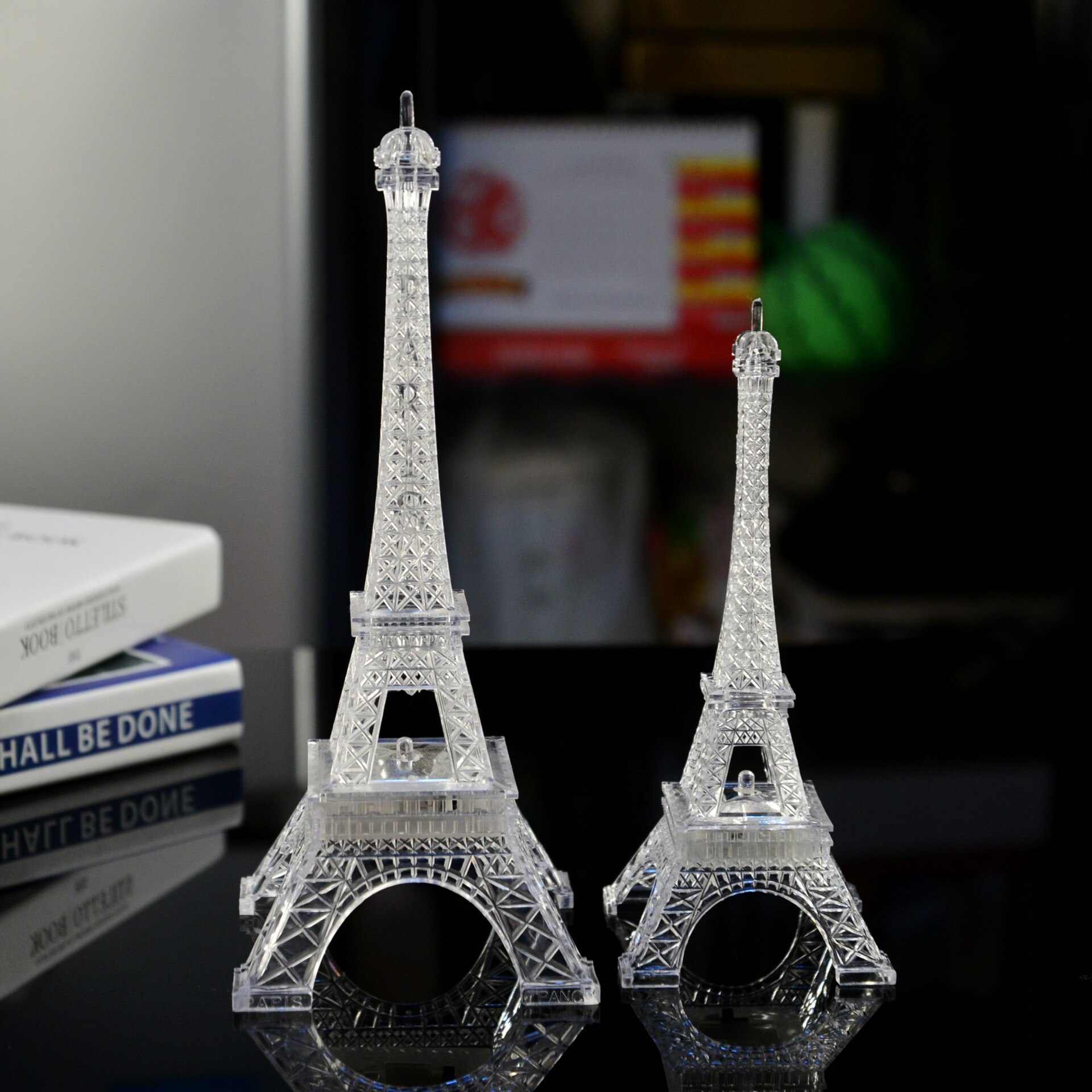 Valentine's Day Romantic 3D Romantic France Eiffel Tower/Paris Tower LED Night Light Bedroom Table Lamp Kids Family