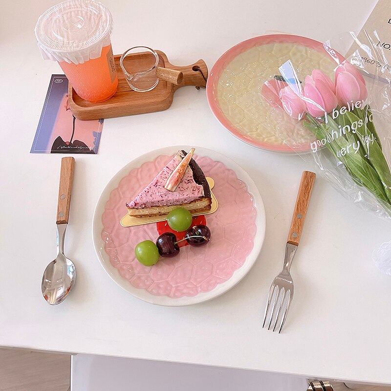 Kawaii Relief Peach Strawberry Ceramic Plate Retro Lovely Pink Breakfast Cake Snack Fruit Dessert Decorative Kitchen Tableware