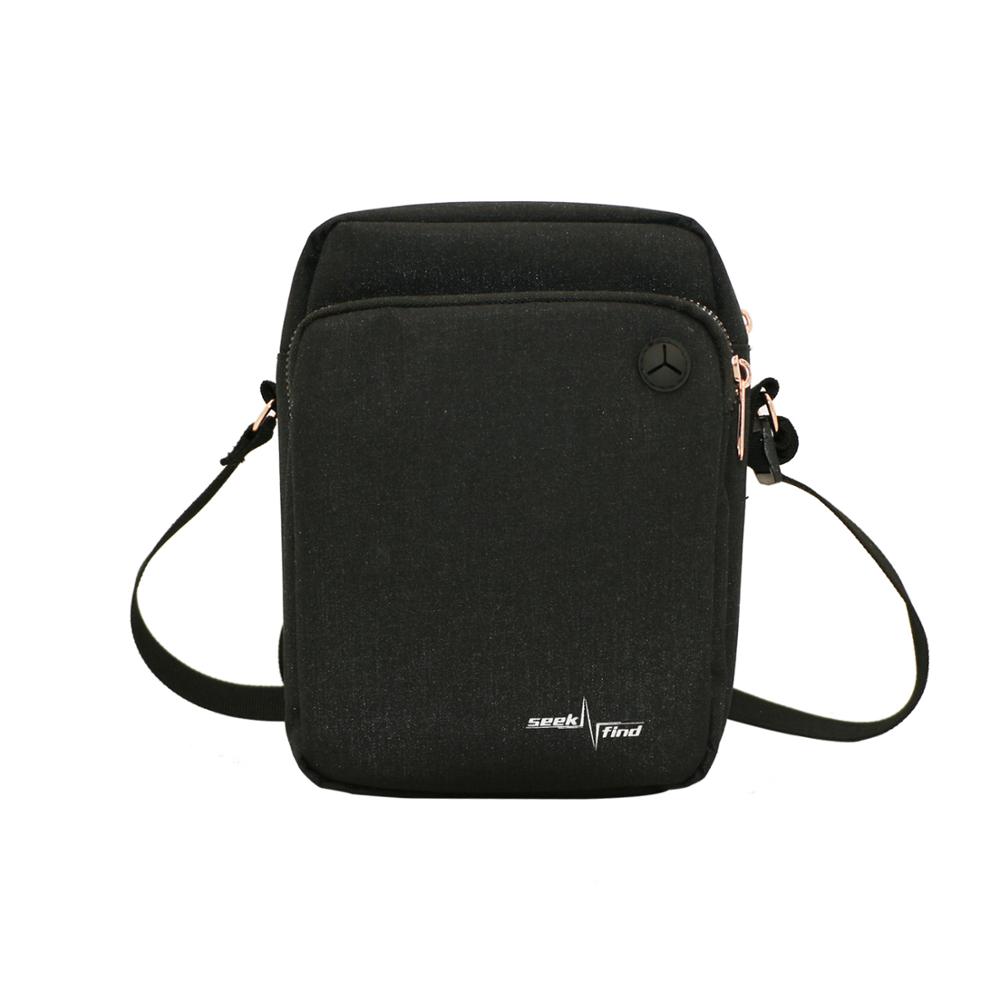 Sports Shoulder Bags for Women Men Gym Crossbody Bag with Headphone Plug For Running Walking Climbing Sports Wallet Phone Bags: Black