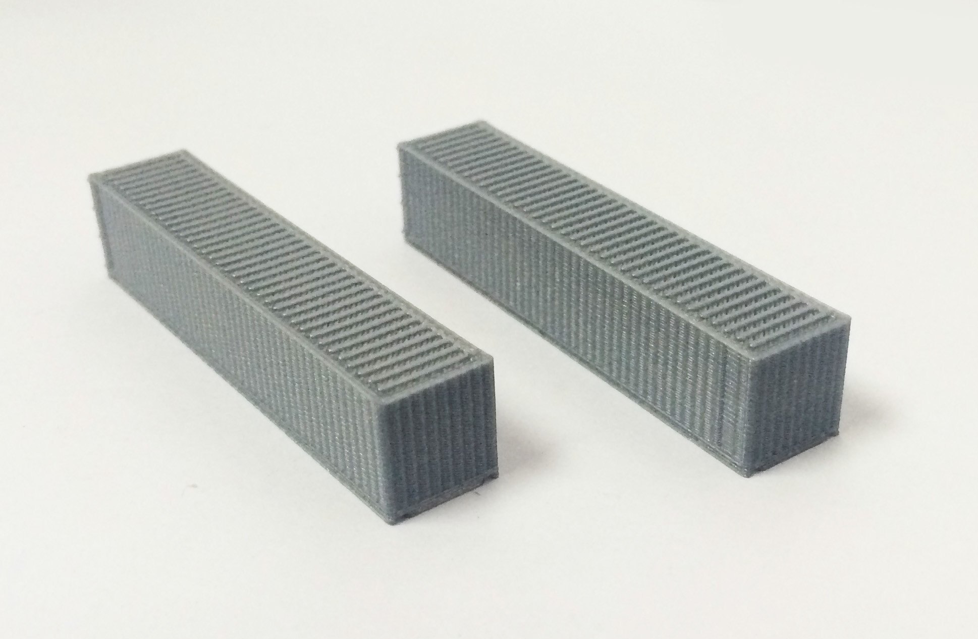 Outland Models 20ft / 40ft Freight Container Z Scale Train Railroad Accessories: 40 ft. Silver 2 pcs