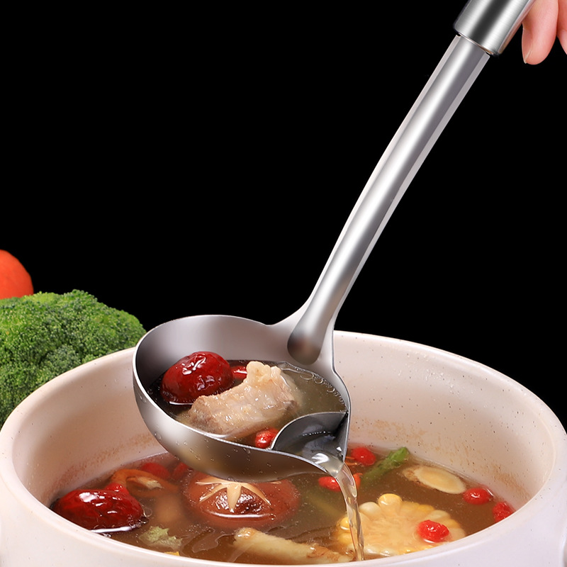 304 Stainless Steel Oil-separating Spoon Household Kitchen Oil Filter Spoon Long-handled Pot Soup Spoon Kitchen Utensils