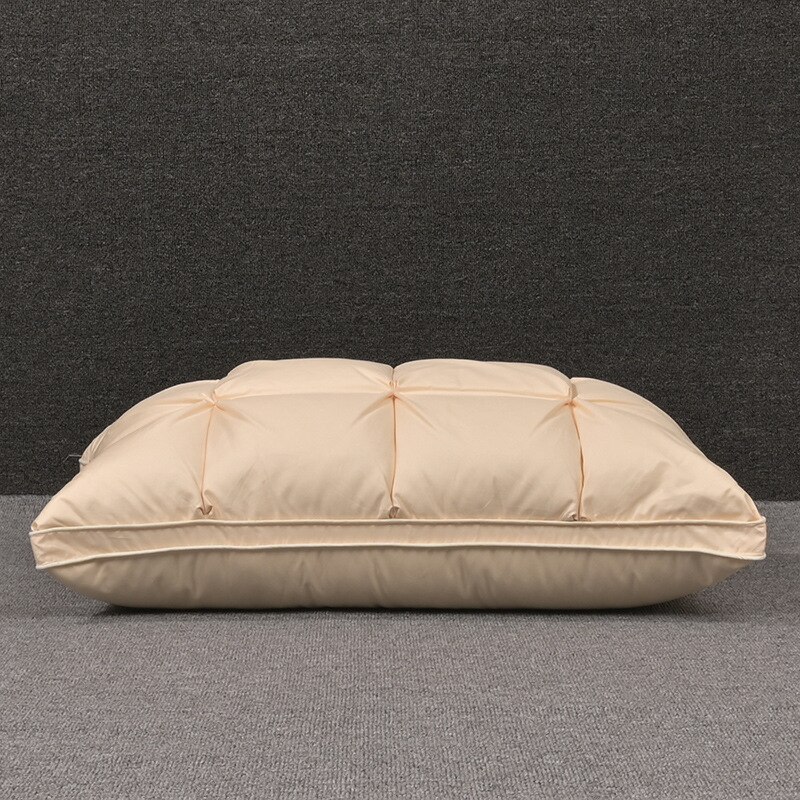 80 Three-layer Down Pillow Bread Type 95% White Goose Down Pillow Adult Single Five-star Hotel Duvet Cover White: yellow / 48X74cmSit back and
