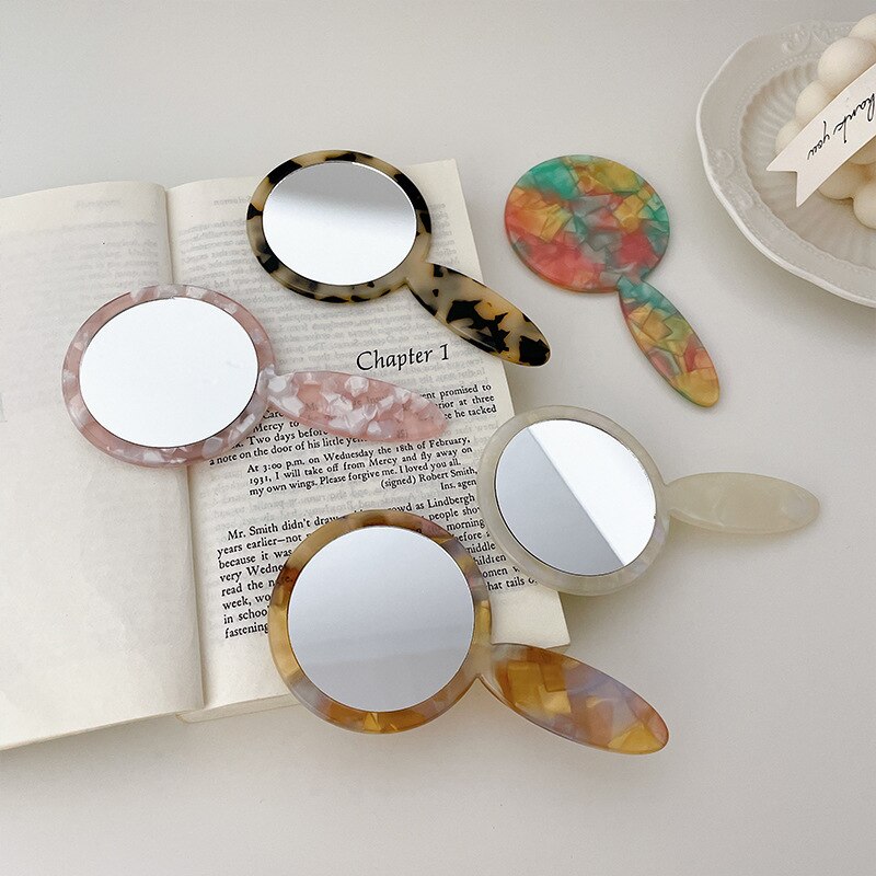 Espejo de maquillaje de mano Retro para niñas, espejo pequeño de acetato de estilo bonito y dulce, de otoño e invierno,