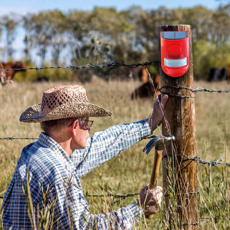 Solar Sound Light Alarm Lights Motion Detector 110db Alarm Waterproof Security Siren Light EM88