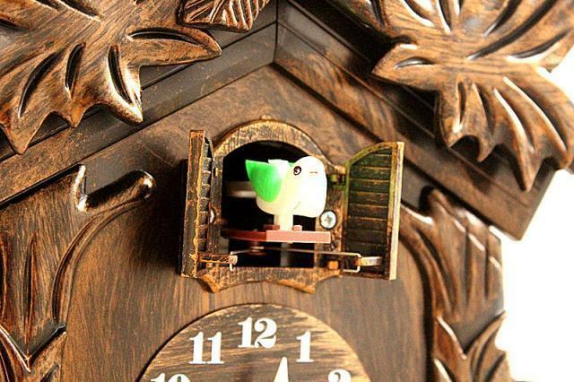 Antikt gøgur vægurur pendul mahogni vægur idyllisk stue tegneserie børneværelsesur