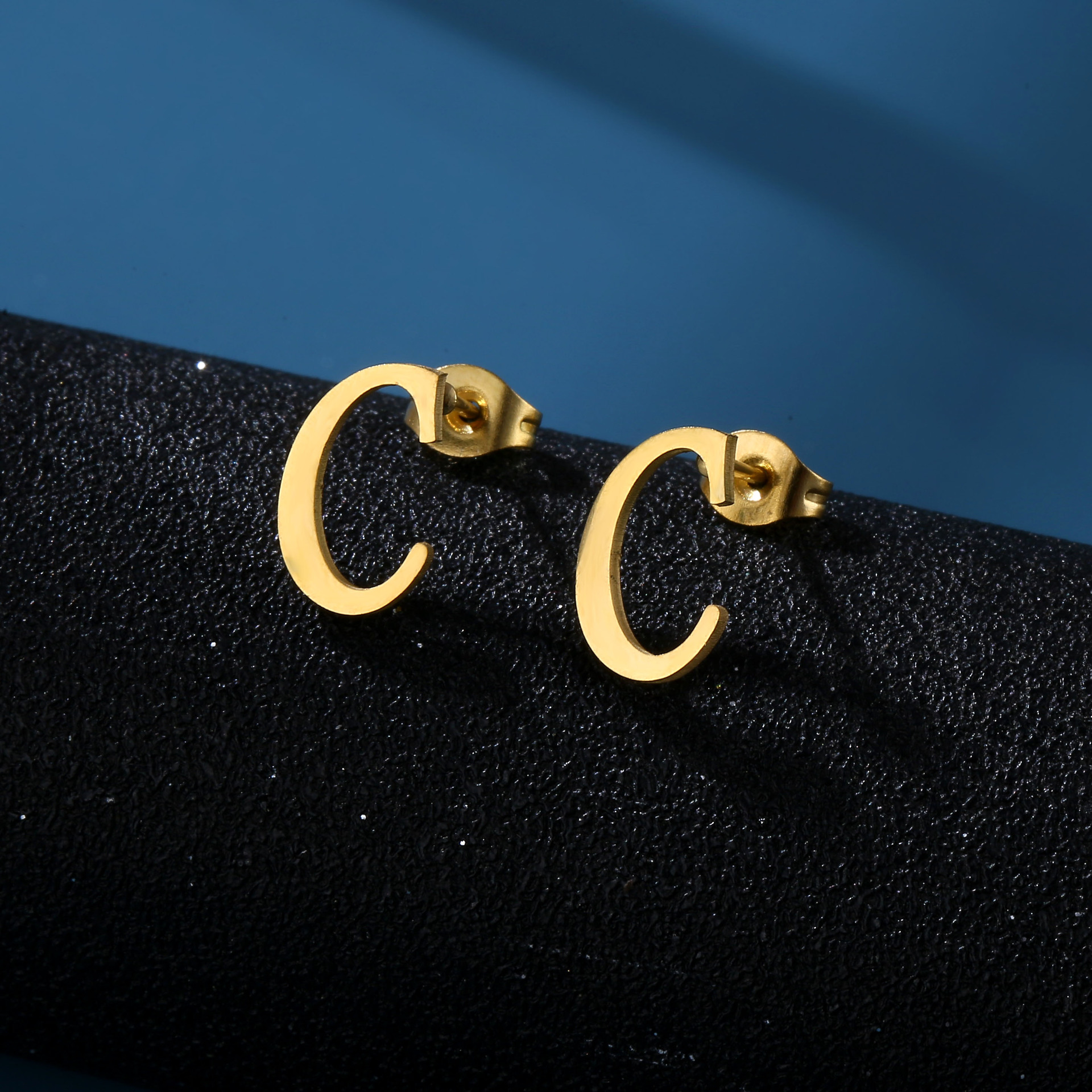 Boucles d'oreilles en acier inoxydable avec lettres initiales minuscules, à la , A/B/C/R/T, 26 lettres de l'alphabet, bijoux pour femmes et amis