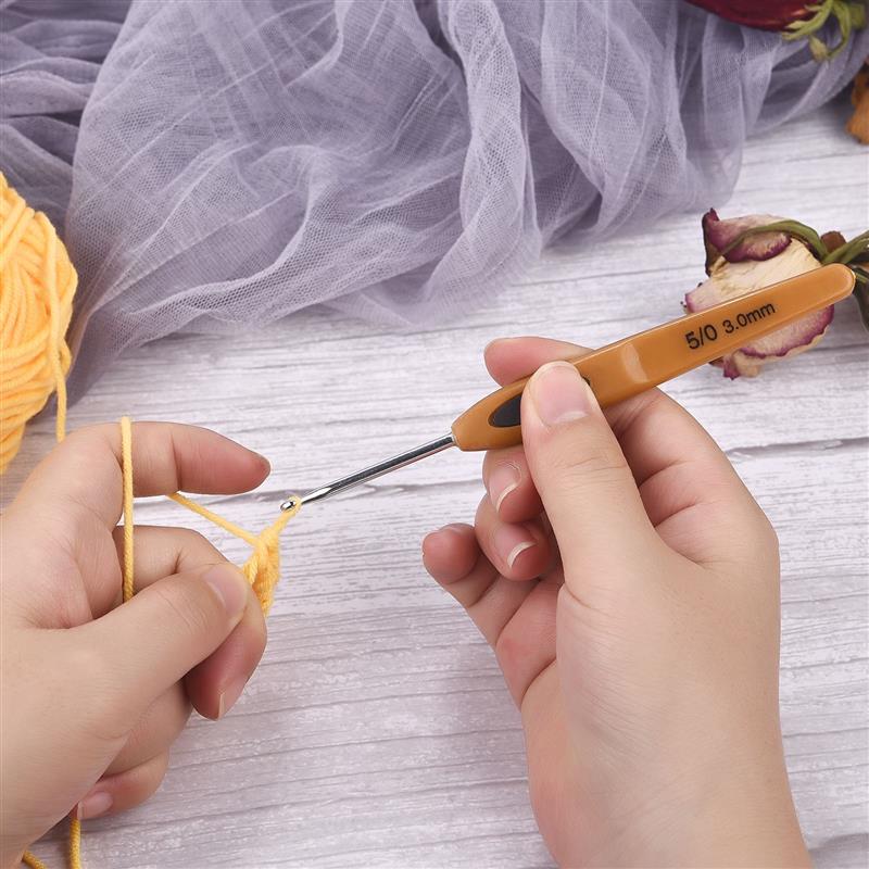 8 Uds. Tamaño mixto 2,5mm-6mm gancho de ganchillo tejido de punto hilo artesanía aguja de tejer mango de plástico ganchos de tejer agujas herramientas de Navidad