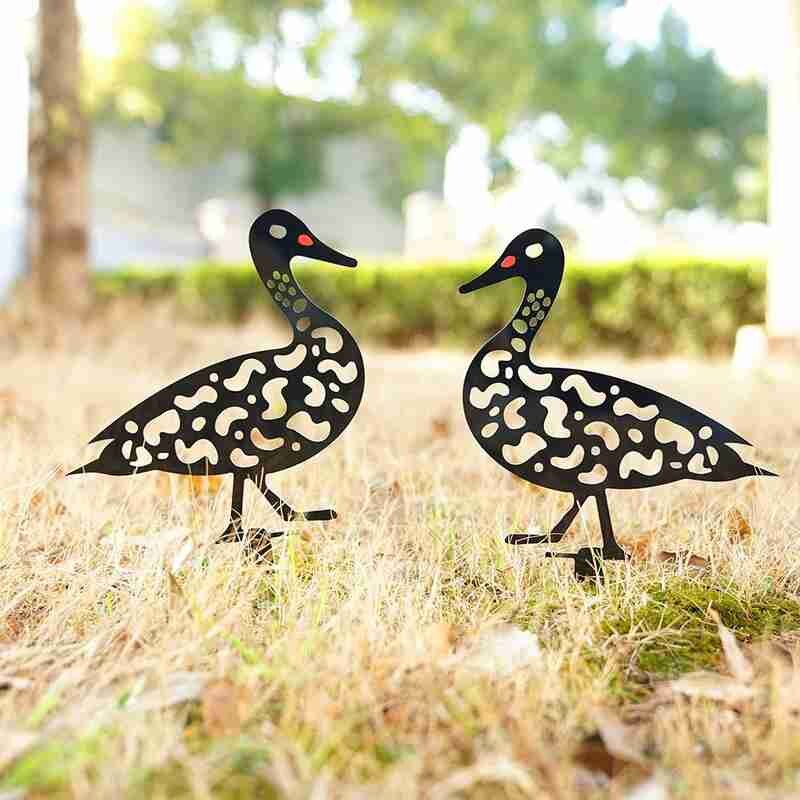 Chicken Yard Art Outdoor Garden Statues Backyard Lawn Stakes Metal Hen Yard Decor Garden Statues Decoration Ornament