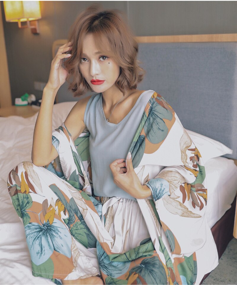 4-Piece Ladies Pajamas Set Leaf Cardigan Women's Home Wear Set Comfortable Cotton Silk Vest Robe Women's Pajamas