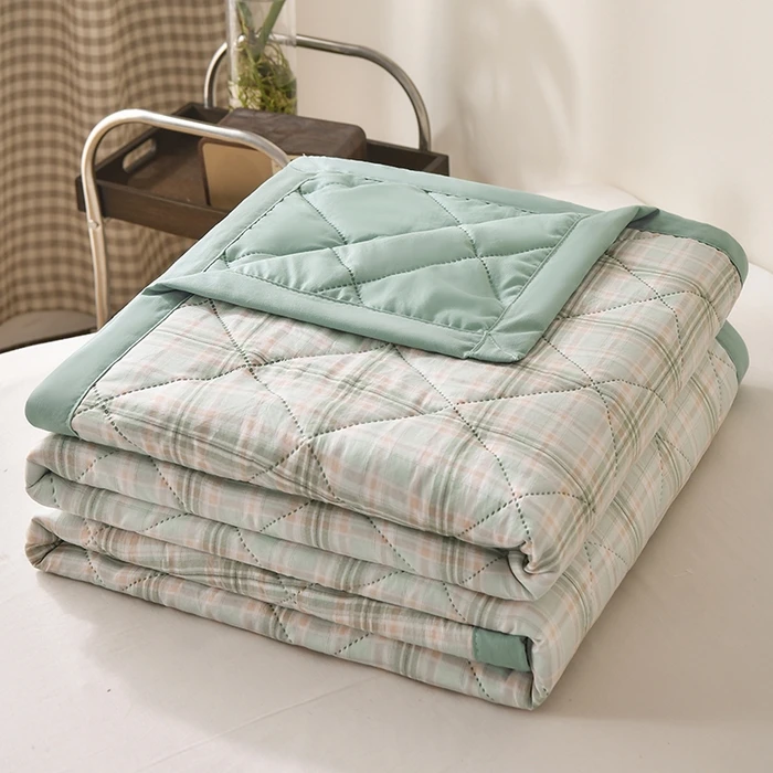 Striped checkered summer thin blanket skin friendly printed summer cool blanket air conditioning blanket thin core: Queen / MULTI