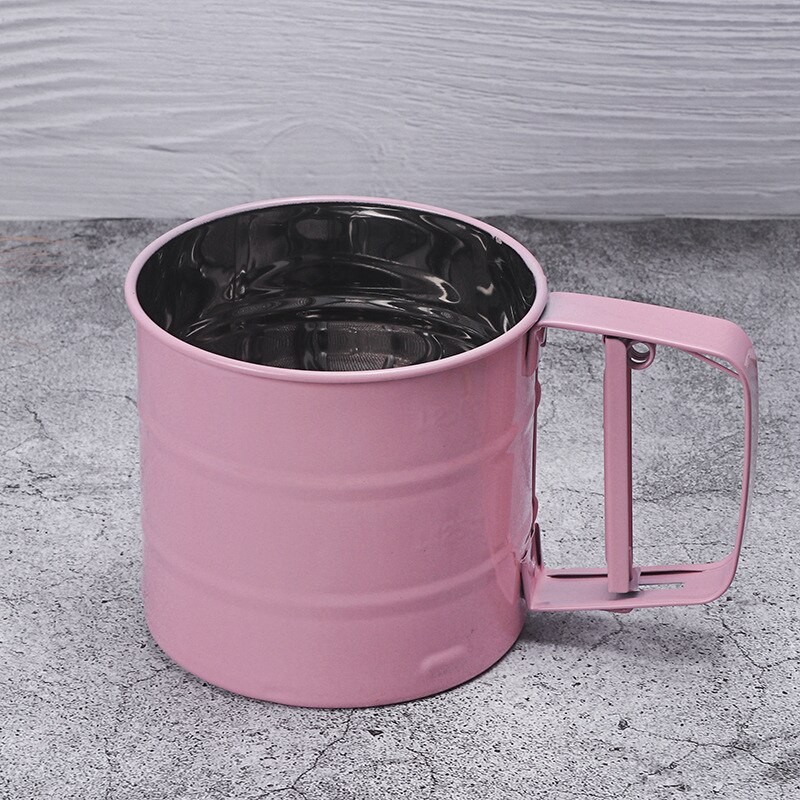 Colador de harina de mano de acero inoxidable, herramienta semiautomática para hornear, colador de harina prensado a mano, color rosa