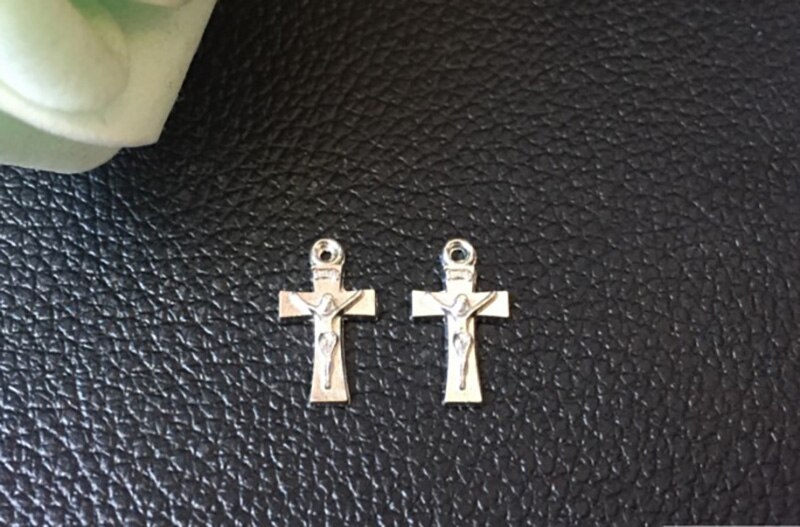 DIY Lichtmetalen Religieuze Cross Kerk Kruisbeeld Sacrament Heilige Rood Jezus Hanger Ketting Jesu herinneringherinnering 1.5X0.8 cm