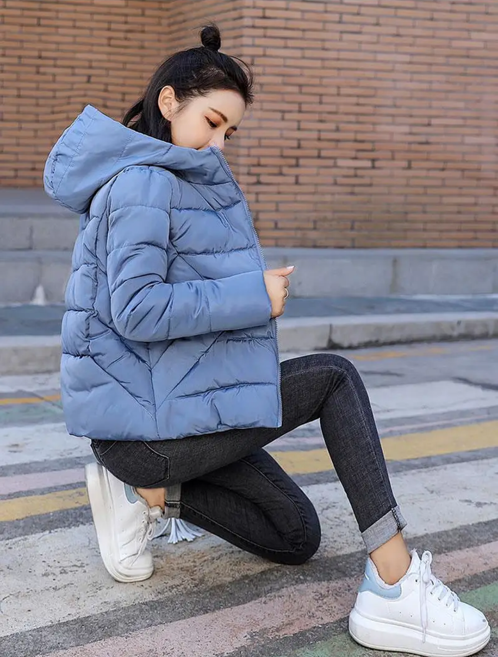 Goedkope klassieke dames winterjas, katoenen jas, zachte waterdichte dames winterjas van katoen met capuchon.