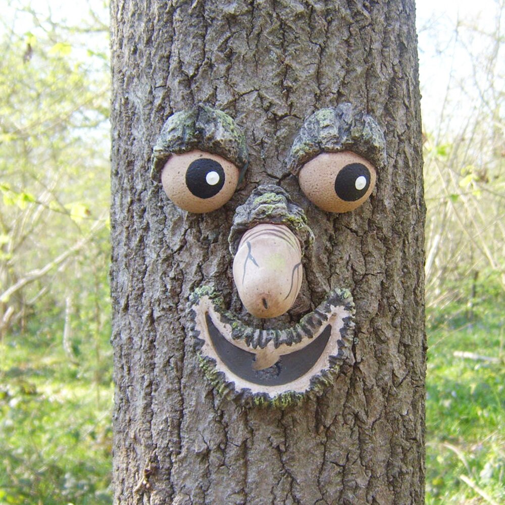 Old Man Tree Hugger Yard Art Outdoor Funny Tree Sculpture Bark Face Decor Resin Face Easter Props For Home Garden Decor