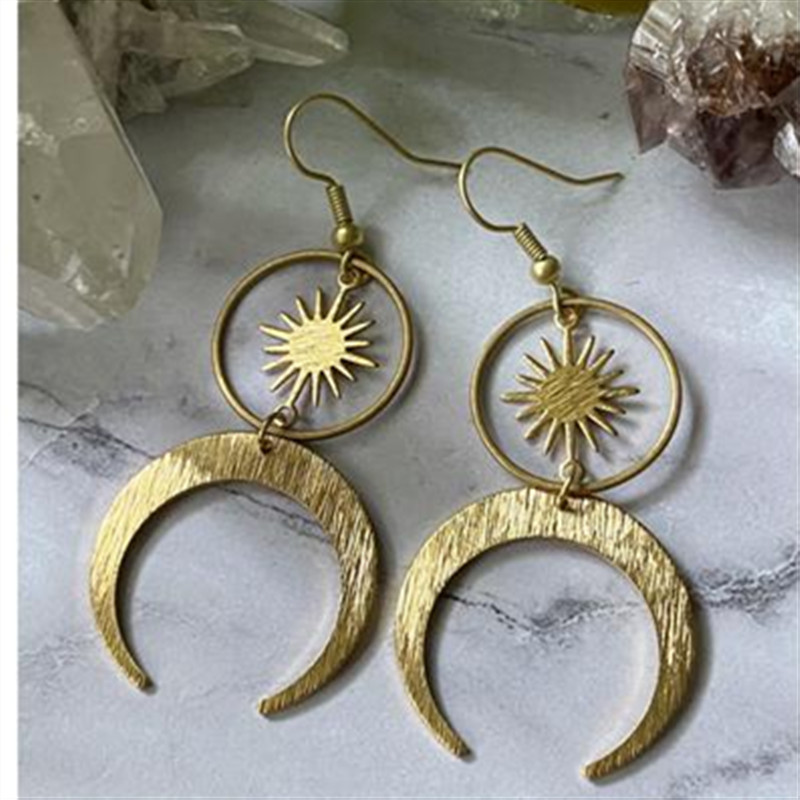 Sol Incompatibilidade Estrela e Lua Brincos para Mulheres, Celestial Moonchild Charme, Rosto com BOHO, Criatividade Jóias, Cor Dourada, Novo Presente: Estampagem a quente