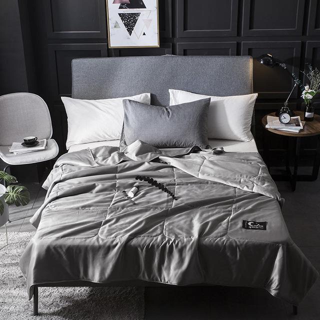 47 quilt sommerdyne ,100%  vasket silke, maskinvaskbar, myk behagelig pustende kan sove naken: Tvilling / Grå
