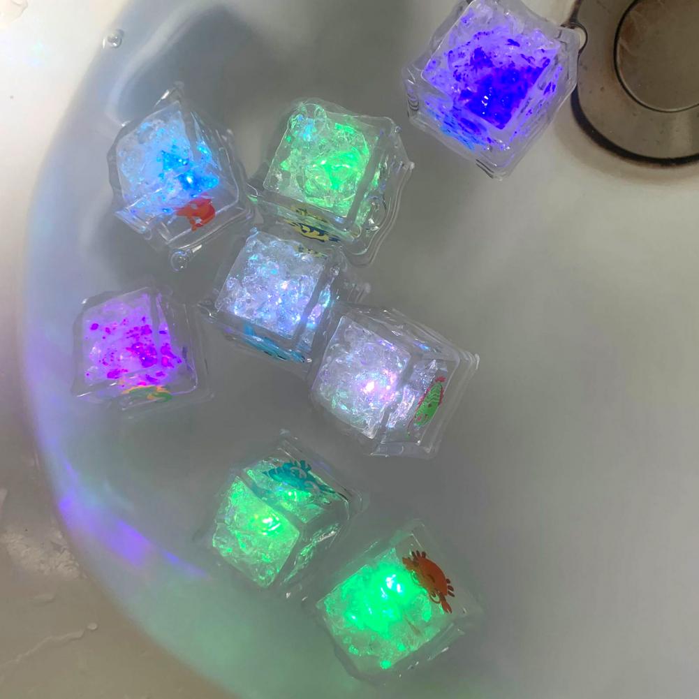 Cubitos de hielo luminosos para baño para niños, juguetes de luz LED coloridos con estampado de animales, 8 Uds.