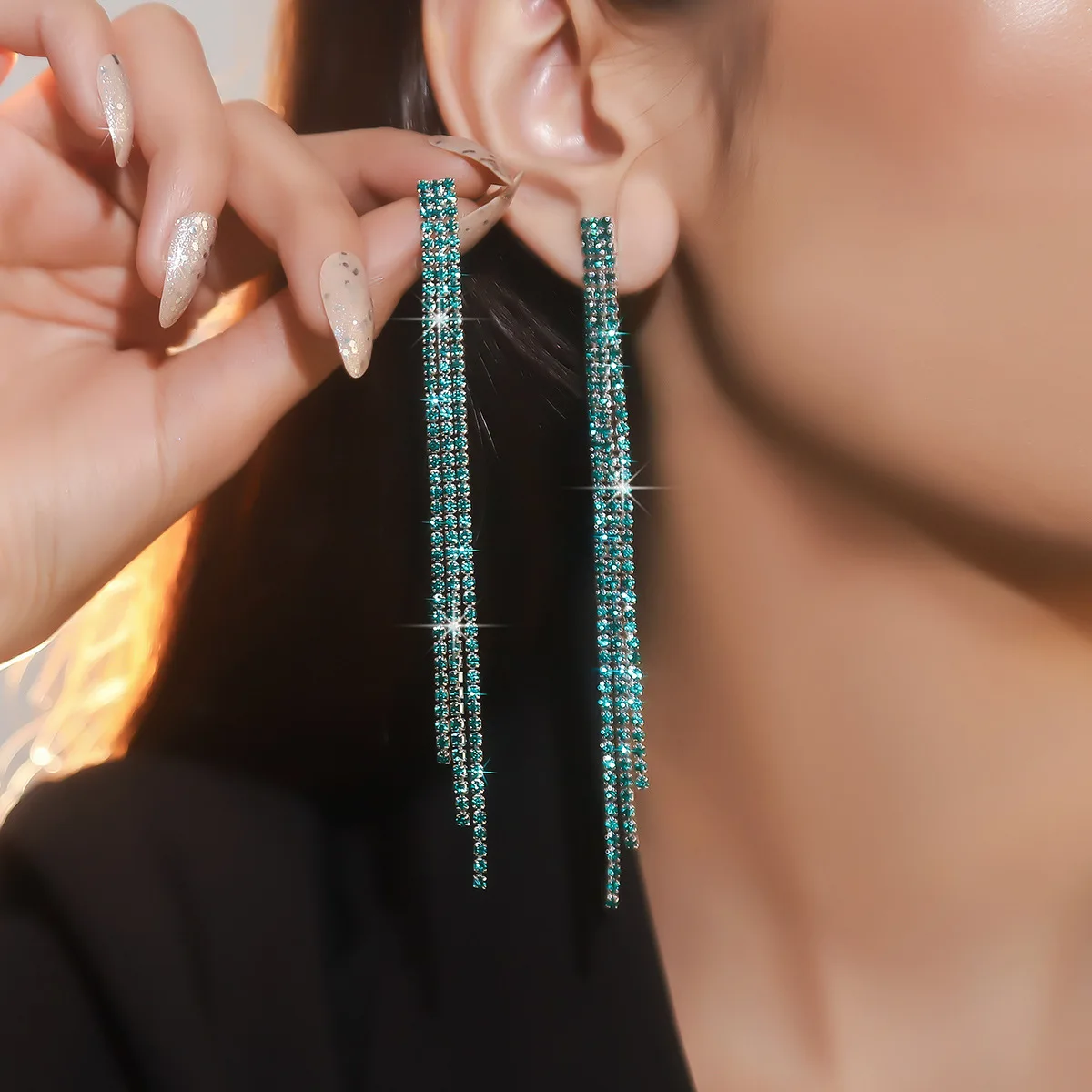 Lange oorbellen met kwastjes en strass-steentjes voor dames, in groen, blauw, goud en zilver, met kristallen hangertjes, perfect voor feestjes en bruiloften.: Puur gouden kleur