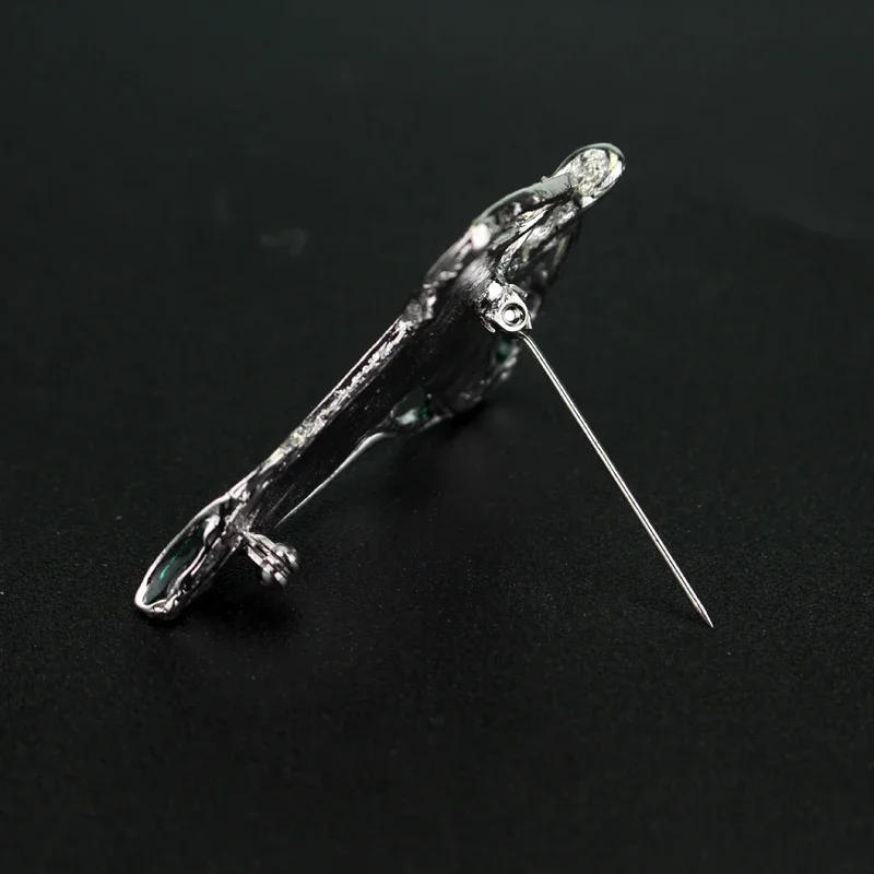 Elf Green Leaves of Lorien Brooch Pin Tolkien Galadriel Legolas Frodo Baggins Aragorn Tree Enamel Badge Movie Jewelry