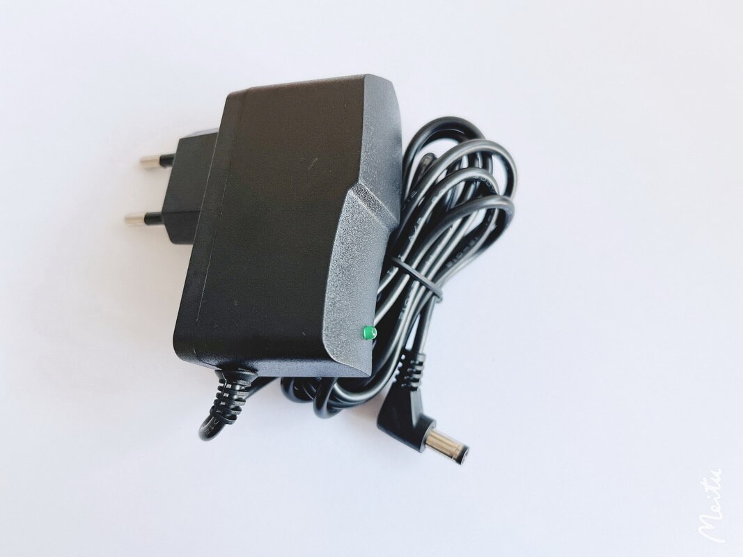 Adaptador de fuente de alimentación de AC/DC 9V 500mA 600mA 1A, polaridad inversa negativa en el interior, cable de 1,5 M, ángulo recto