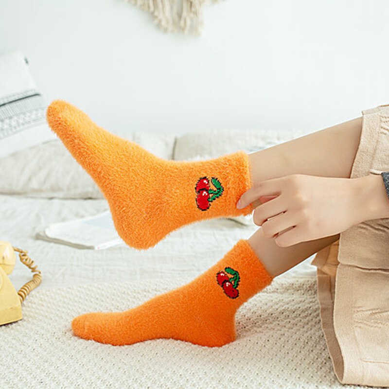 Zimowe grube skarpetki podłogowe z awokado nadruk z owocami dom śmieszne słodkie krótkie skarpetki damskie śliczne kolorowe wzorzyste skarpetki Sztuka aksamit